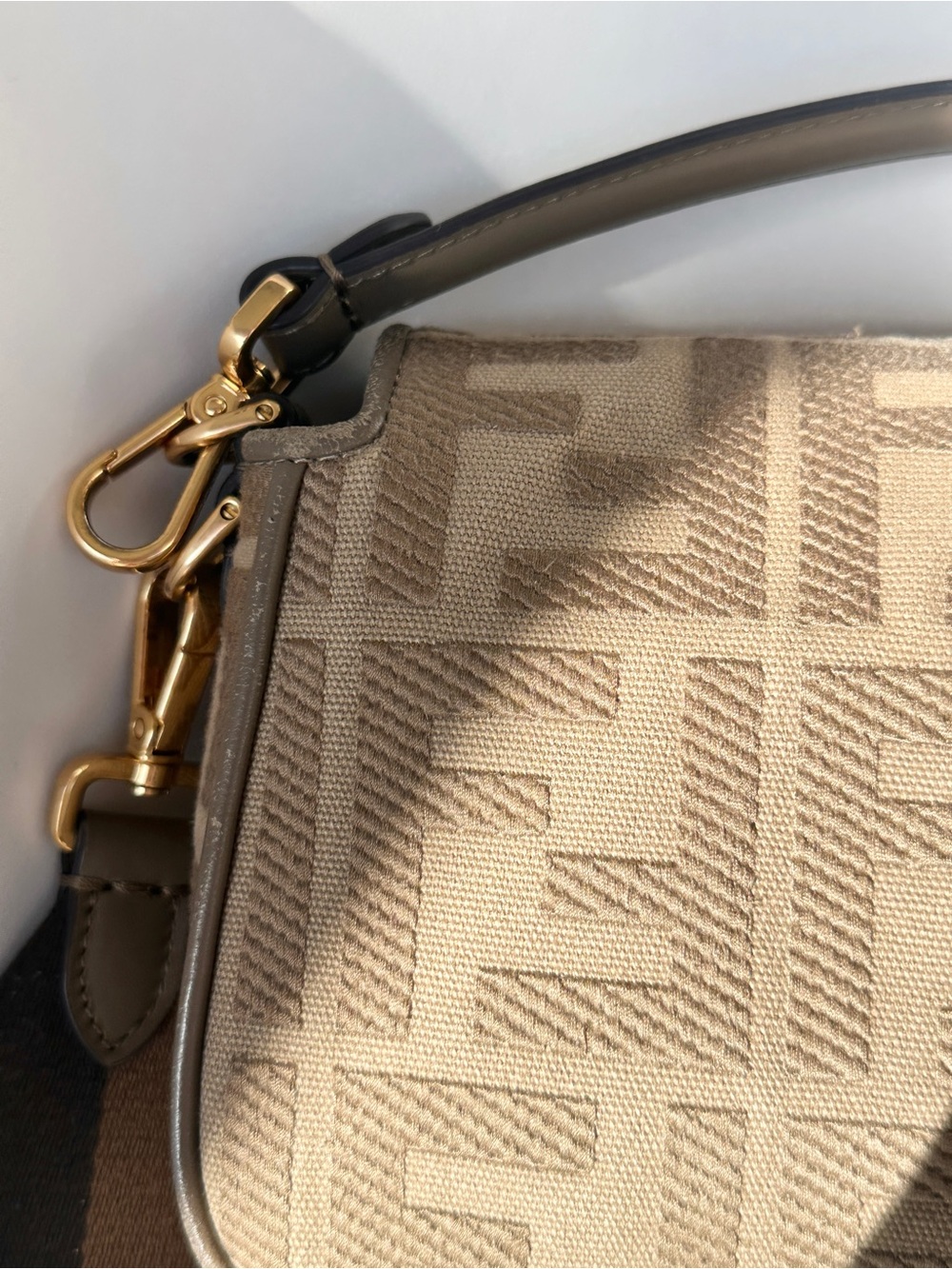 Fendi Baguette Zucca Monogram Canvas Bag M Beige Gold - Picture 10 of 16